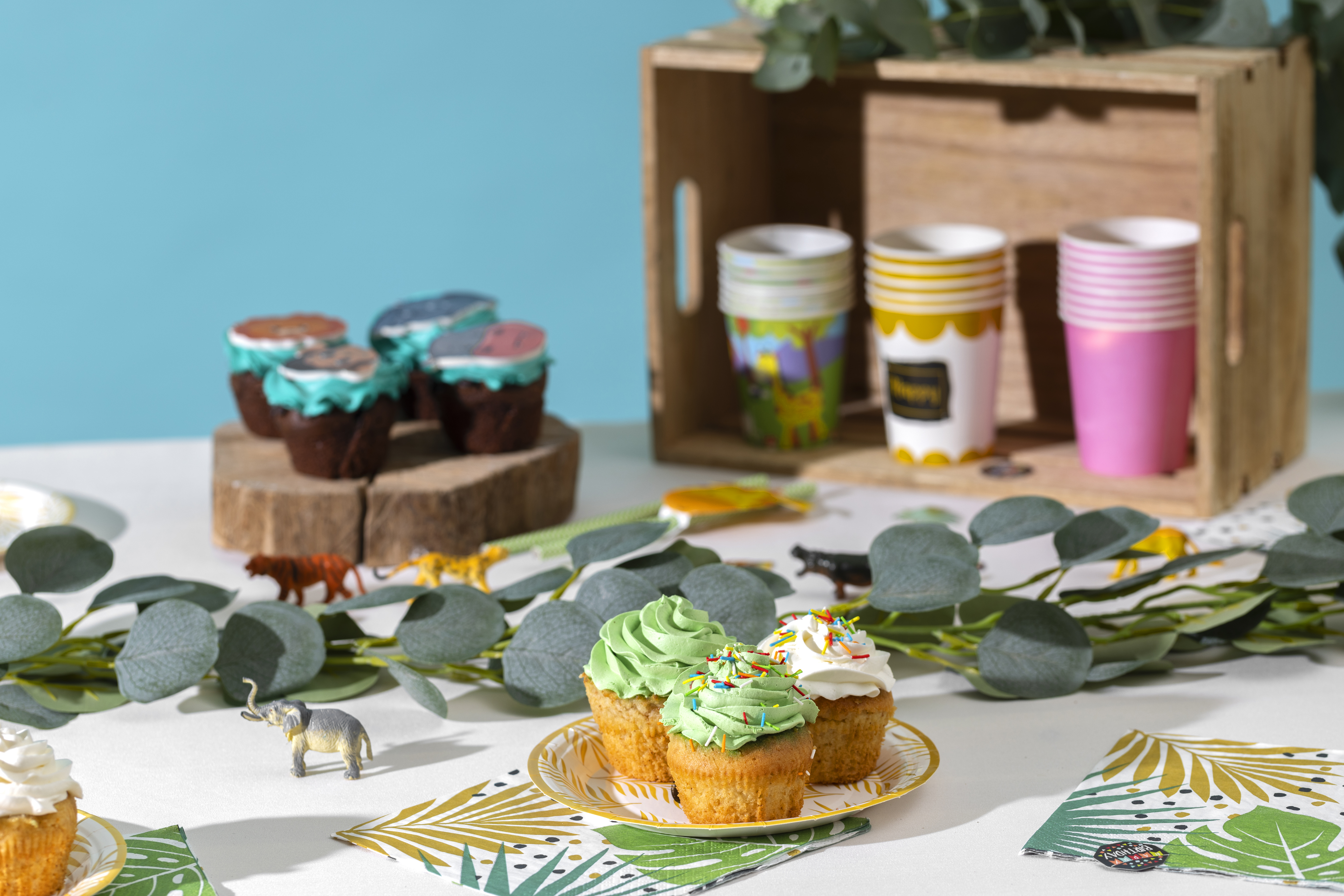 Mesa de Eventos con Cupcakes, Galletas y Postres